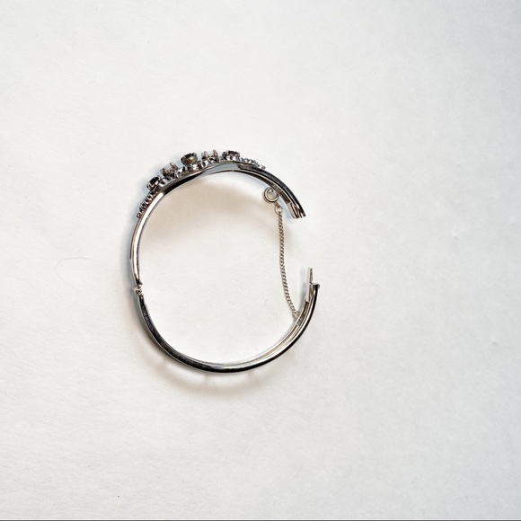 Premier Designs Bangle Ruby Silver bracelet - Picture 2 of 7